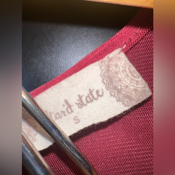 Altar’d State BabyDoll Crochet & mesh Sleeveless Top in Burgundy Size Small EUC - Picture 5 of 7